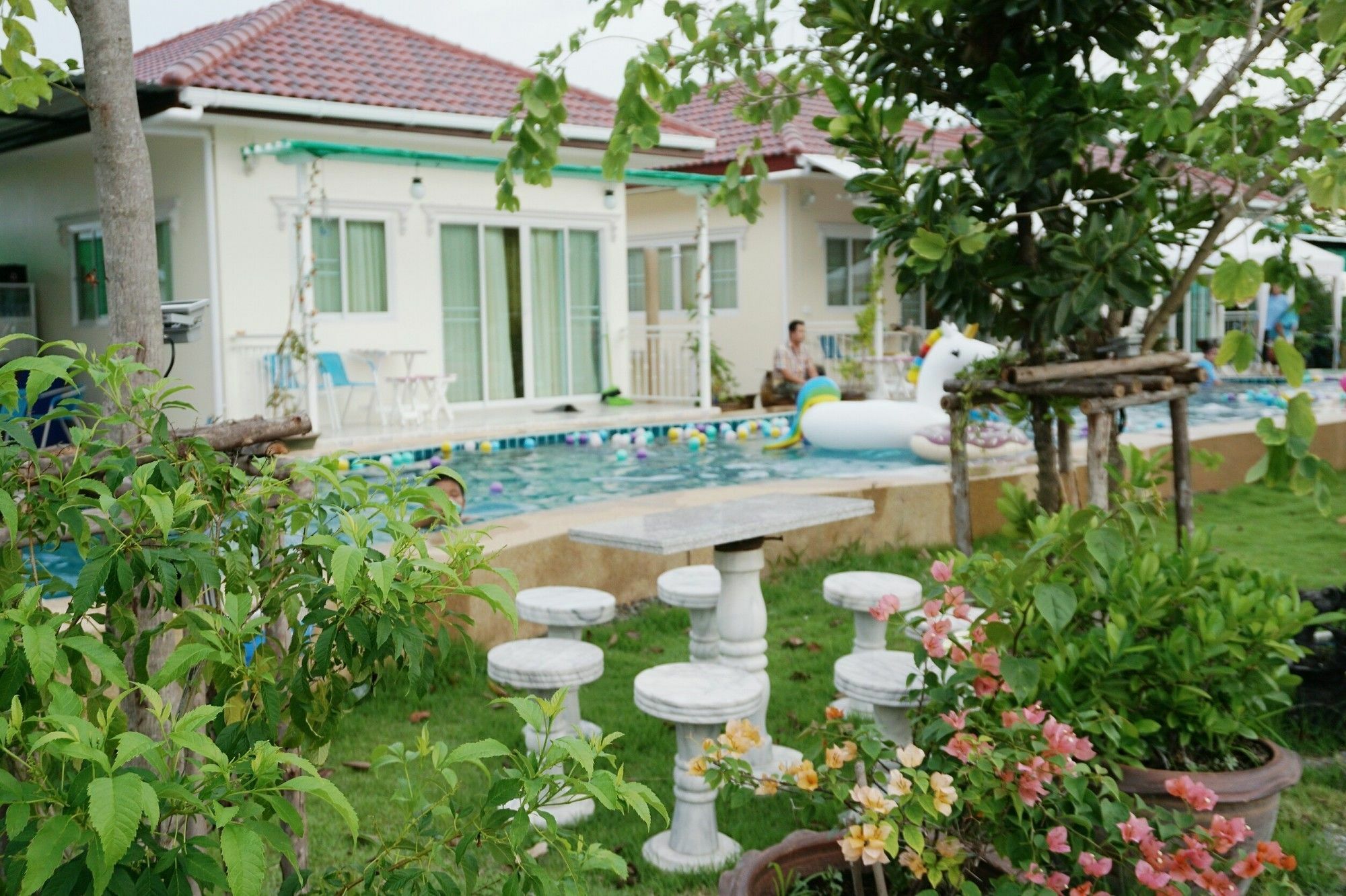 Sky And Water Resort Cha-am Exterior foto